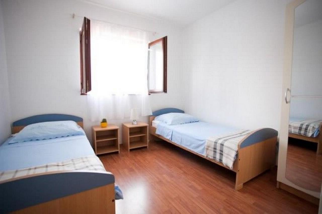 Apartments Mirko Сегет Враница Екстериор снимка