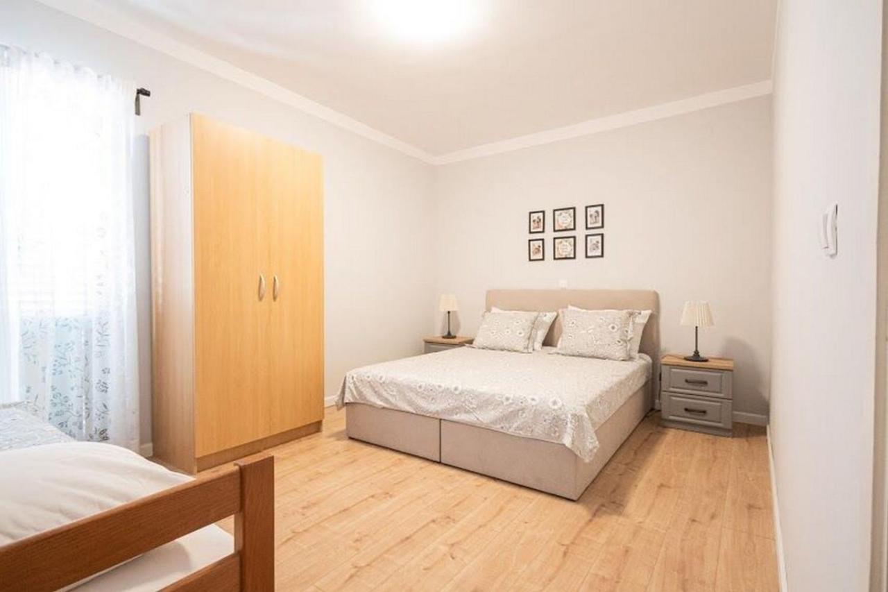 Apartments Mirko Сегет Враница Екстериор снимка