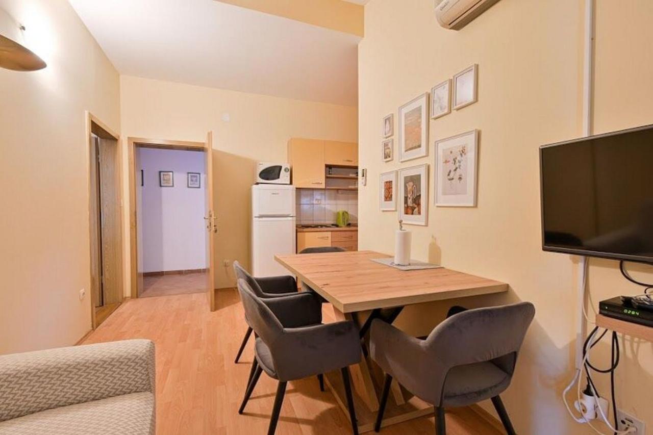 Apartments Mirko Сегет Враница Екстериор снимка